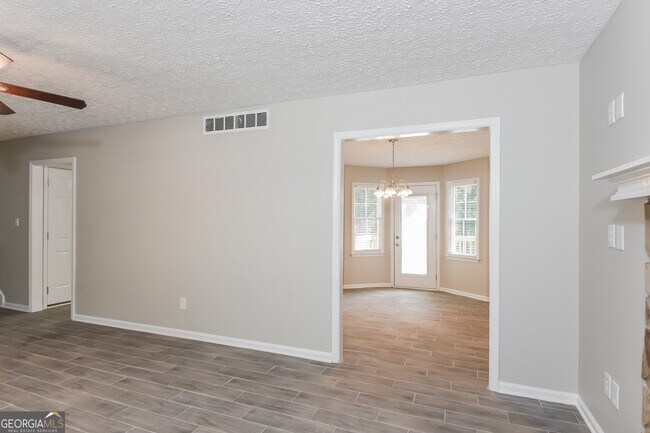 Foto del edificio - 46 Normas Way