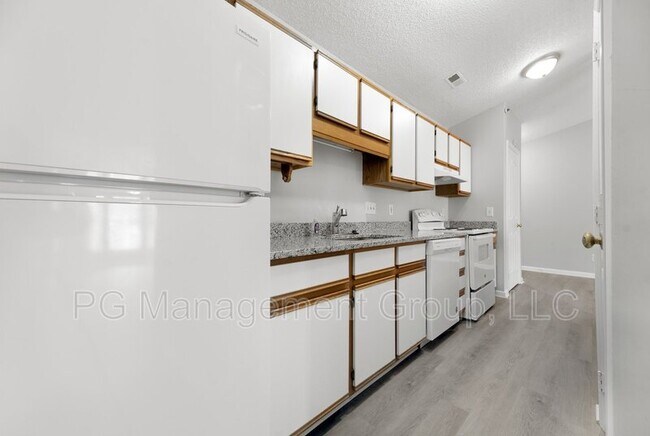 Foto del edificio - 7344 Rose Terrace Ct