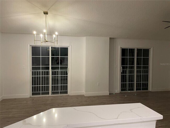 Foto del edificio - 6741 Breezy Palm Dr