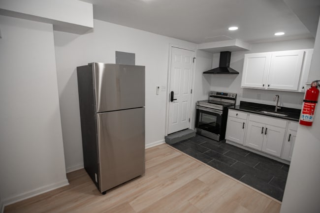 Building Photo - 1388 W 83rd St