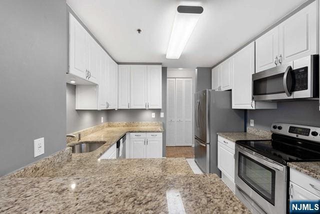 Building Photo - 100 Carlyle Dr