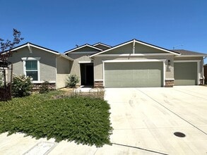 Building Photo - 1311 eagle crest court