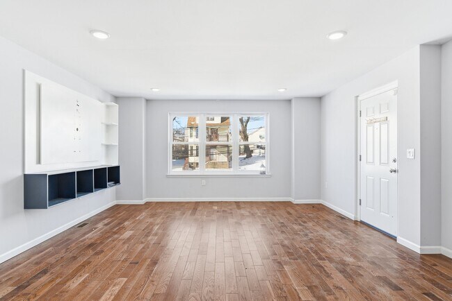 Foto del edificio - 168 Johnson Ave