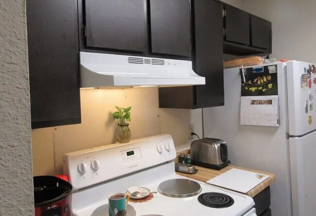 Foto del edificio - 2200 E Trinity Mls Rd