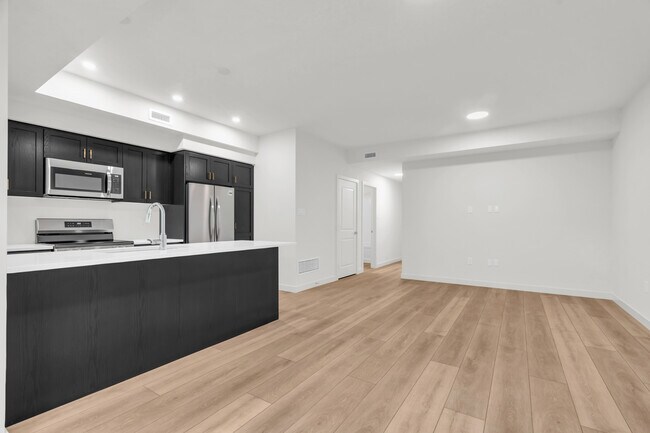 Building Photo - 824 Woolwich St