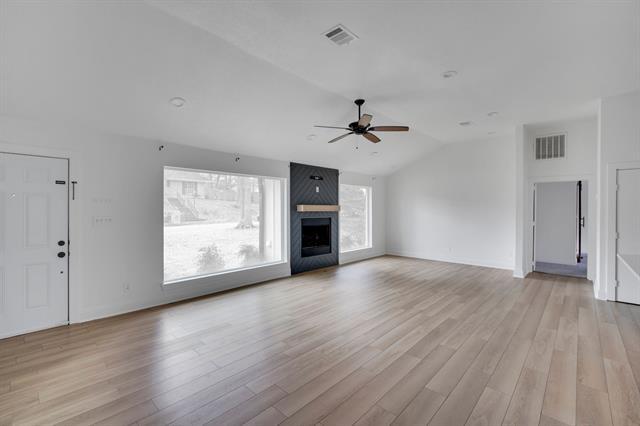 Foto del edificio - 3301 Yellowstone Dr