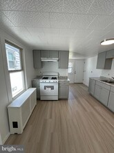 Building Photo - 209 Main St