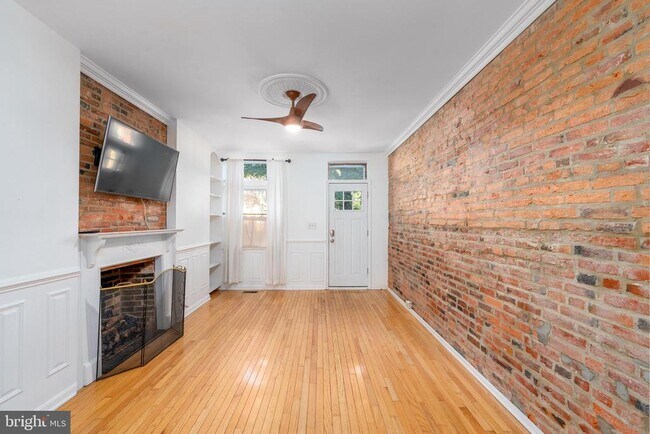 Foto del edificio - 306 S Washington St