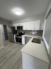 Building Photo - 9938-88 88 Ave NW