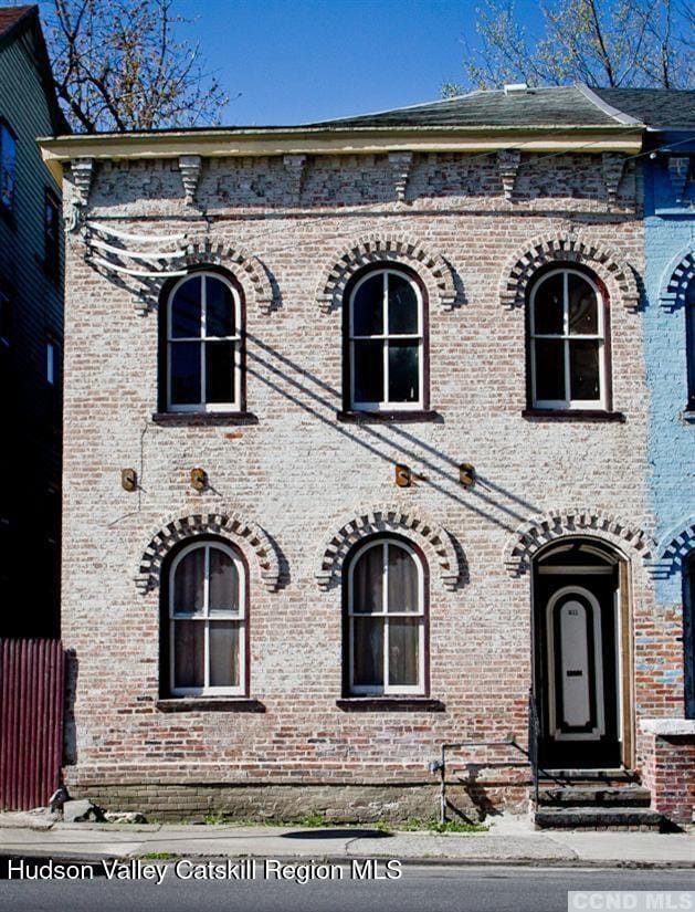 Building Photo - 611 State St