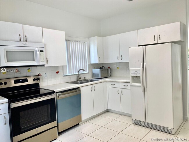 Foto del edificio - 18010 SW 11th Ct