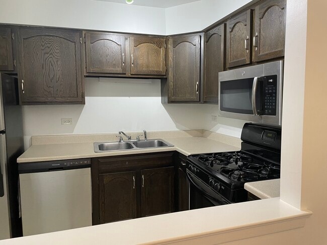 Building Photo - 644 W Arlington Pl