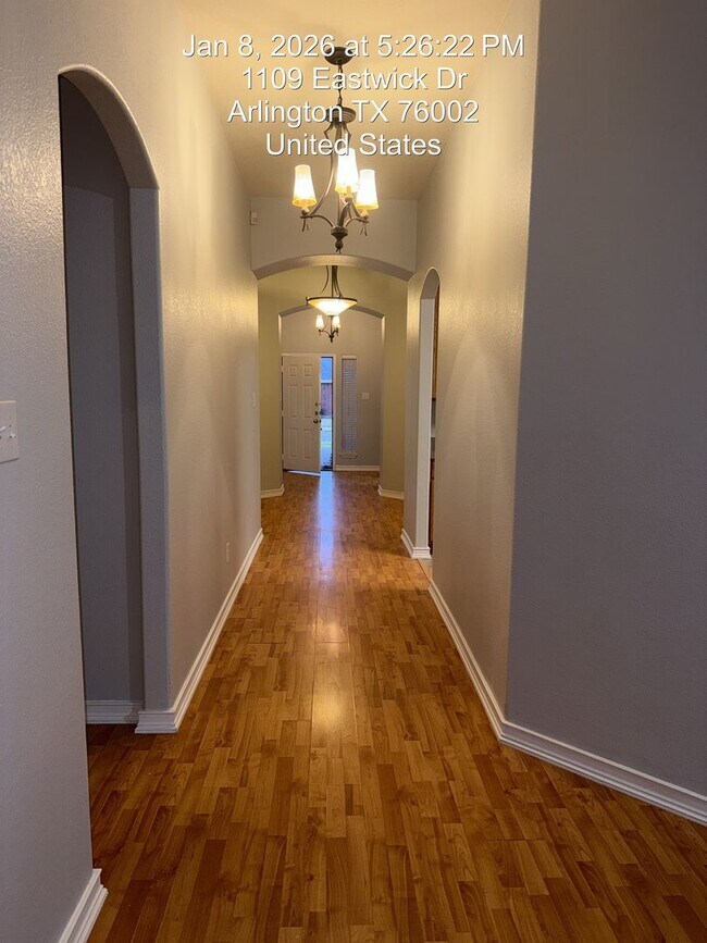 Photo - 1109 Eastwick Dr House