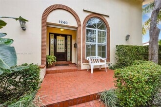 Building Photo - 1240 Ortega Ave