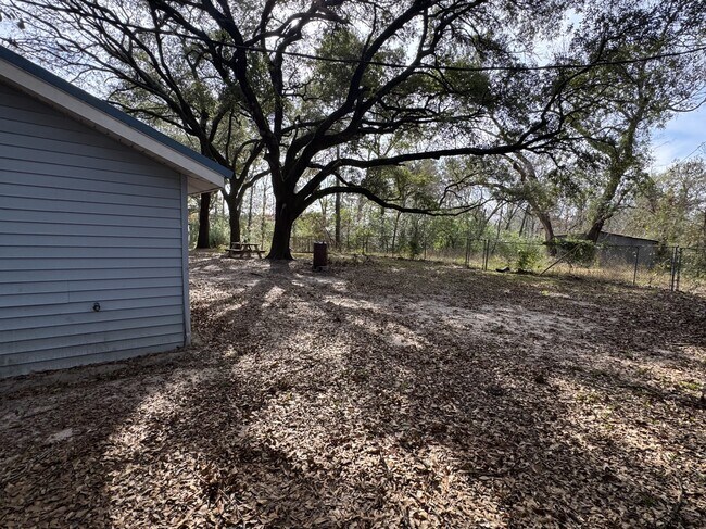 Foto del edificio - 7148 State Hwy 75 S