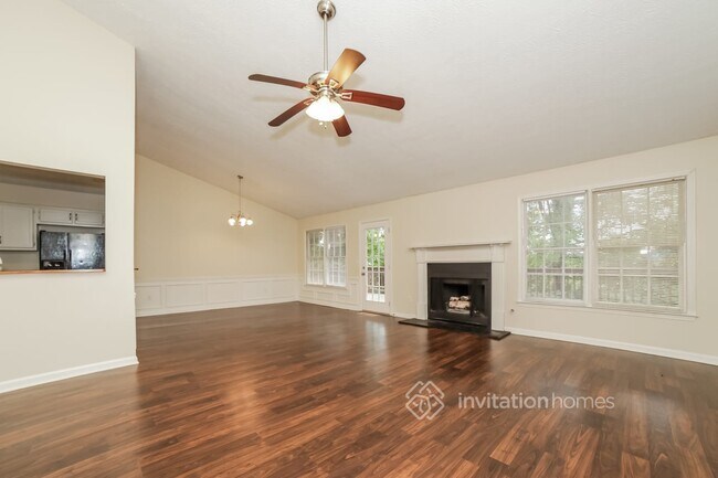 Foto del edificio - 245 Grayland Creek Dr