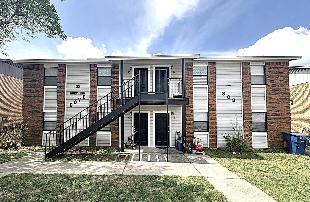 Foto principal - 305 Northern Dove Ln