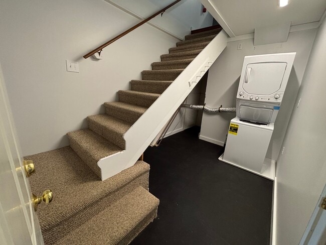 Building Photo - 975 Sanders Cir