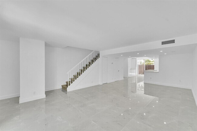 Foto del edificio - 2318 NE 7th St
