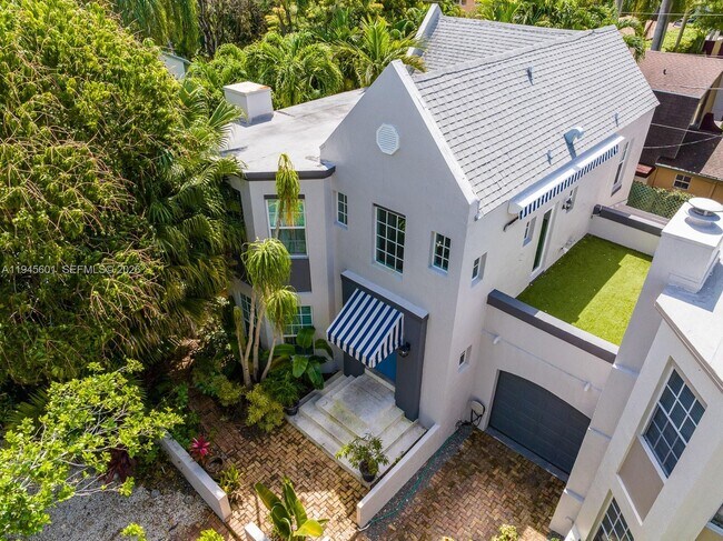 Building Photo - 2952 Peachy St