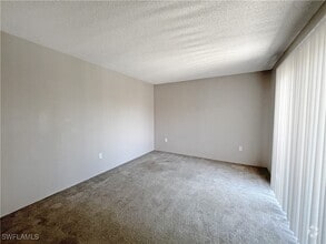 Building Photo - 5241 Cedarbend Dr