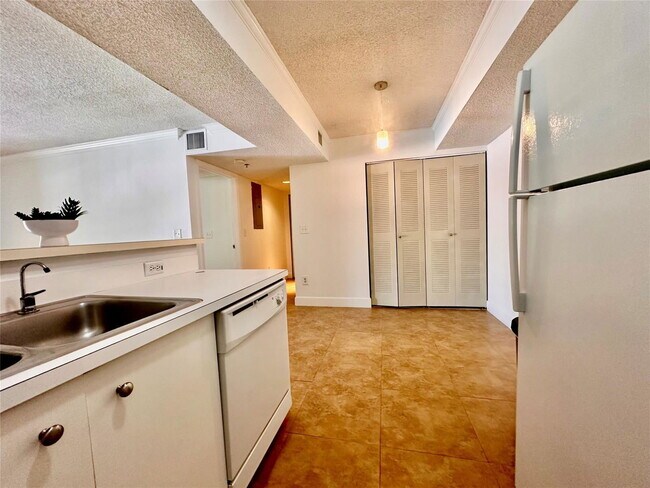 Building Photo - 5550 NW 61st St