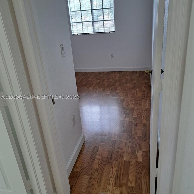 Building Photo - 953 SW 147th Ct