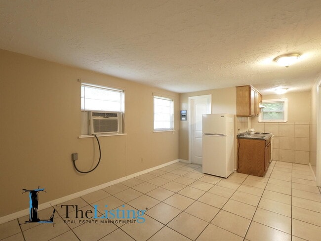Foto del edificio - 2735 Bungalow Blvd