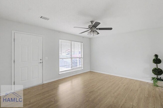 Foto del edificio - 799 Wildwood Dr