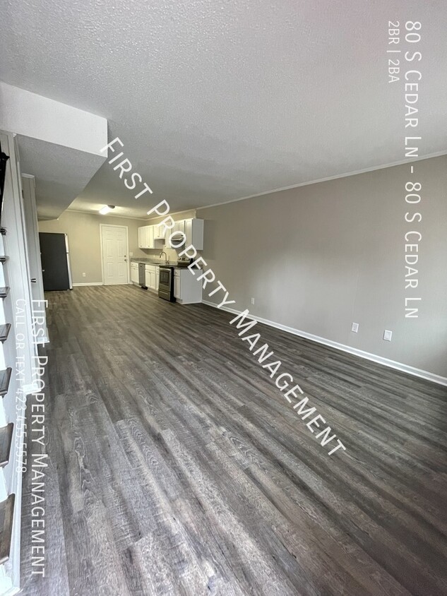 Foto principal - 1/2 off a Month's Rent!: 2Bed/2Bath Townho...