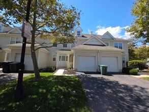Building Photo - 2 Anchorage Ct