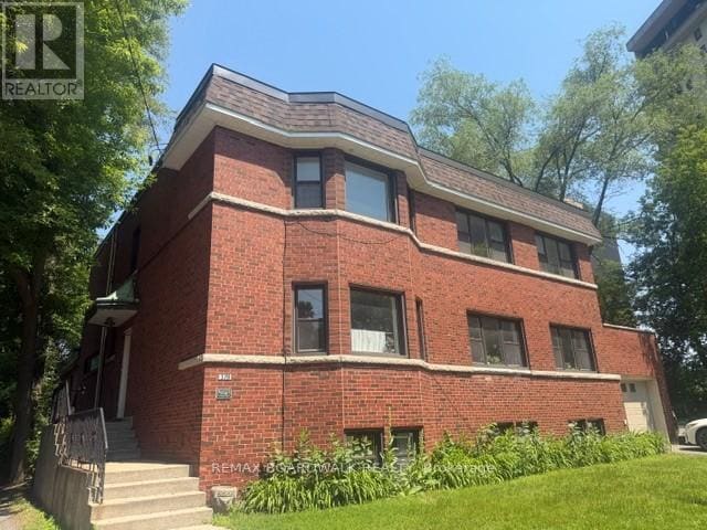 Building Photo - 379 Stewart St