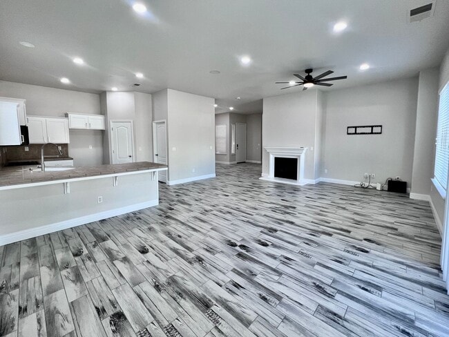 Building Photo - $2,995 - Fowler & Church, Spacious 3 Bedro...