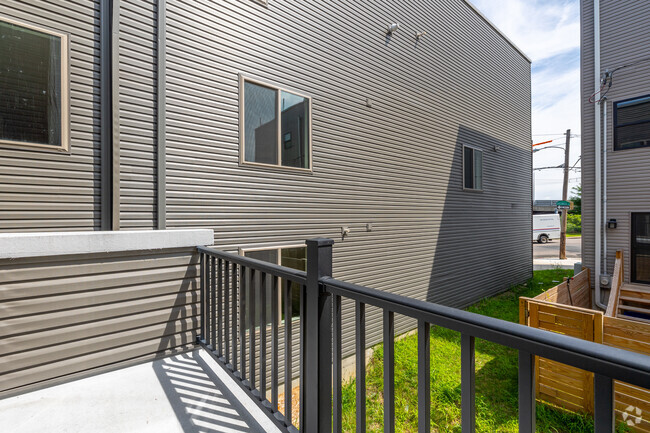 2BD, 2BD - 1100SF - 731 N 35th Street Townhomes