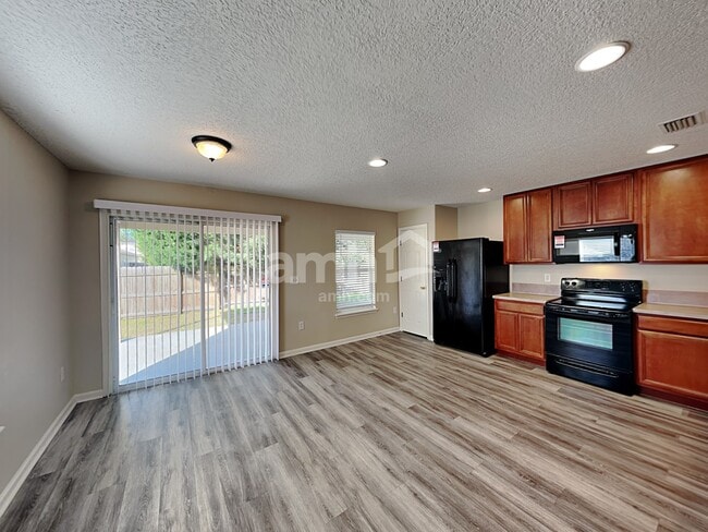 Foto del edificio - 76163 Long Pond Loop