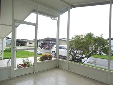 Foto del edificio - 2055 S Floral Ave