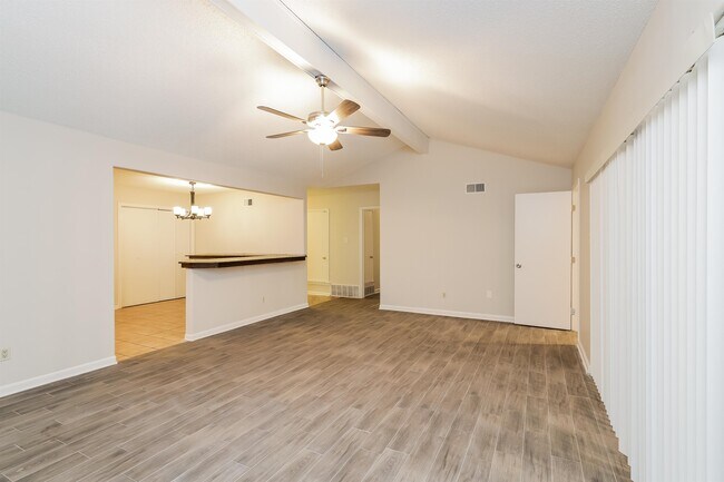 Foto del edificio - 2966 Crowell St