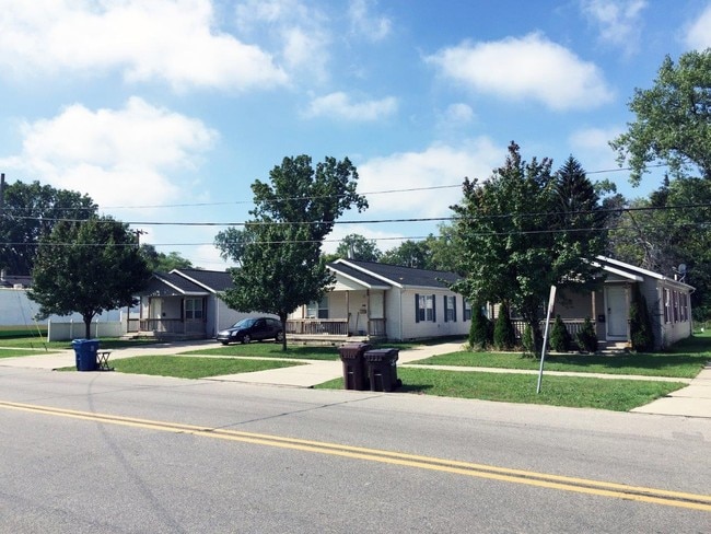 Building - Howe Road Houses