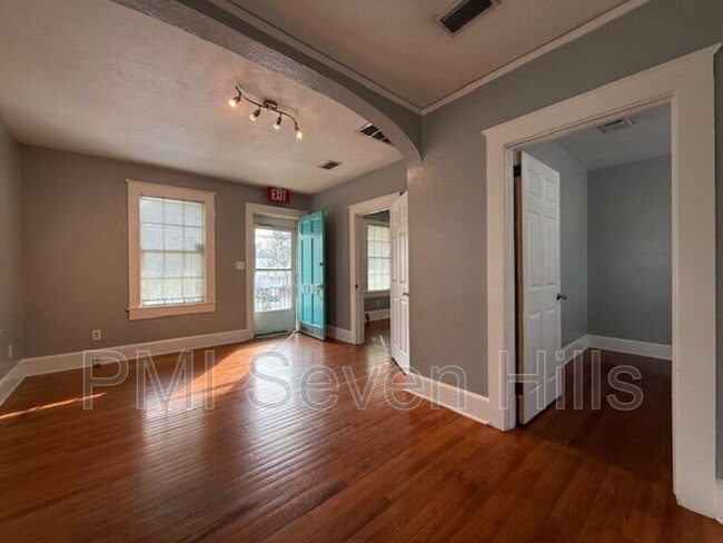 Foto del edificio - 1350 N Gadsden St