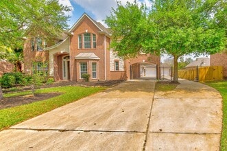 Building Photo - 3430 Queensburg Ln