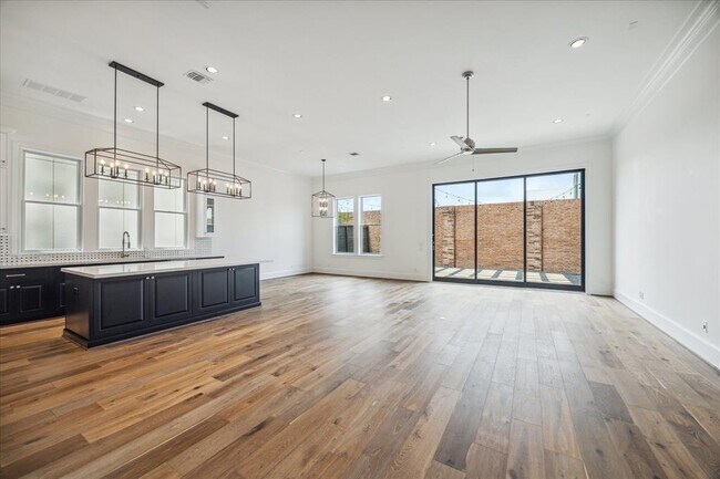 Building Photo - 1119 Castellina Ln