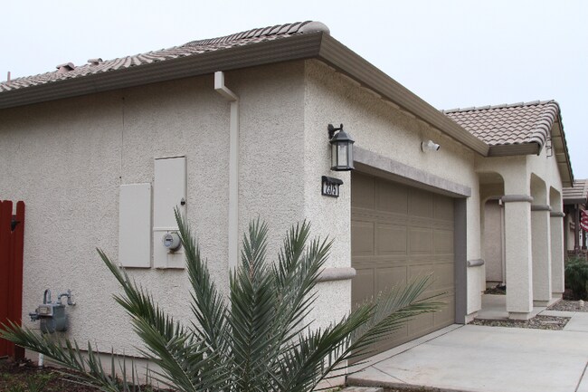 Foto del edificio - 2375 Creekview Dr