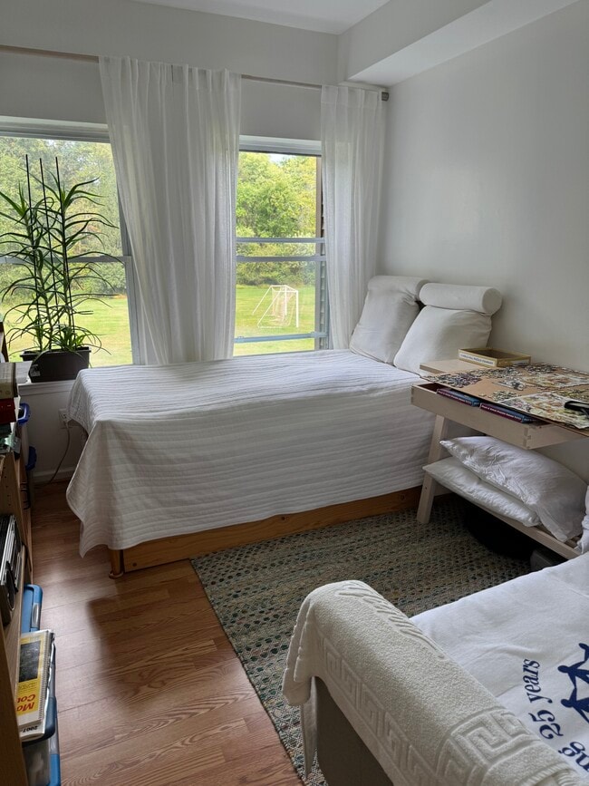 Building Photo - Park Edge