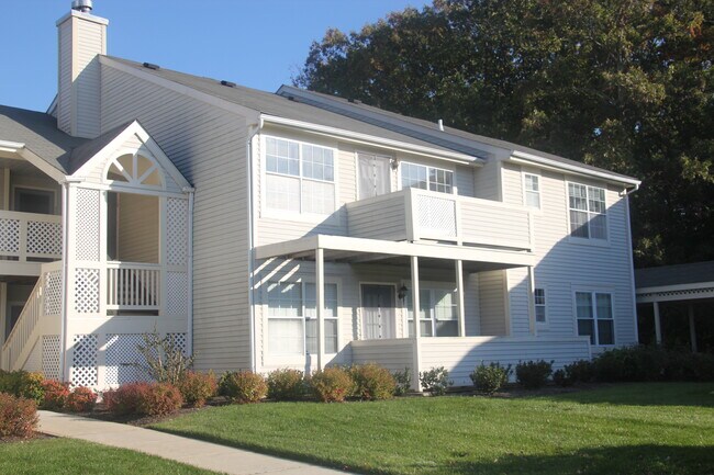 2nd Floor Corner Condo Unit - 70 Briarwood Ct
