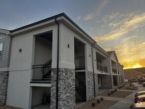 Building Photo - 6159 Winding Wy