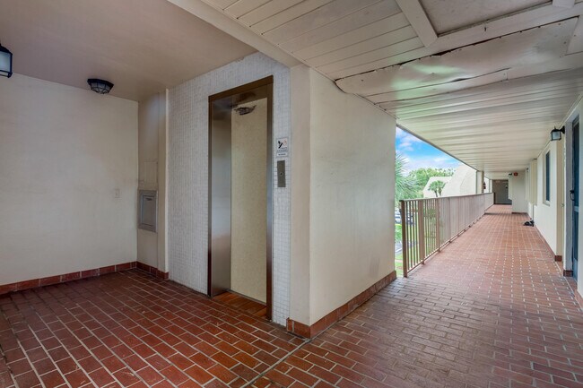Building Photo - 4080 Tivoli Ct