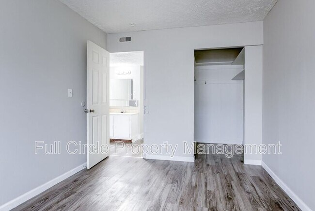 Foto del edificio - 1218 E St