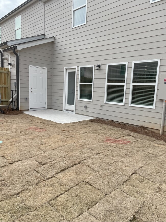 Building Photo - 26 Beech Ln N