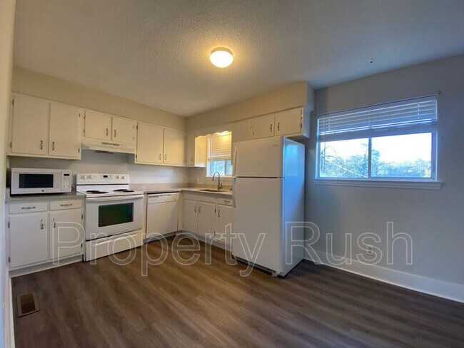 Foto del edificio - 4727 Tessie Ln