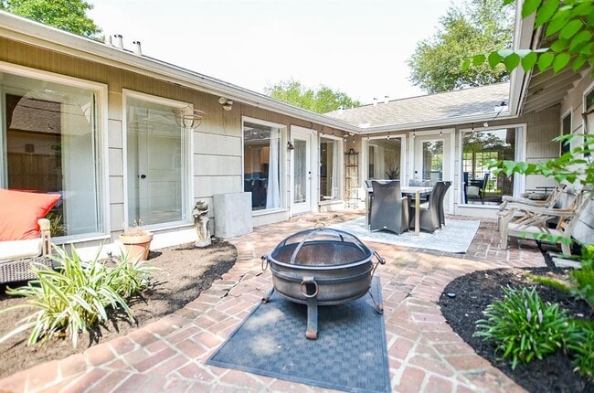Building Photo - 5421 Pagewood Ln